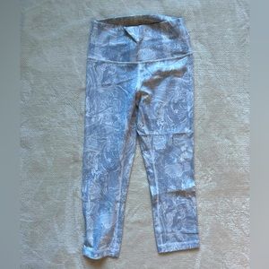 NWOT Lululemon cropped leggings